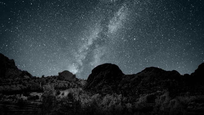 武松杀嫂，为什么要先扯开她的胸衣，多此一举还是另有深意？